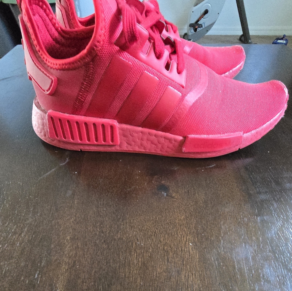 Adidas men 8.5 shoe